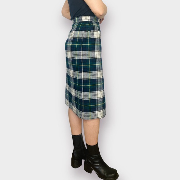 70s Green and Navy Plaid Vintage‎ Skirt - Picture 6 of 11